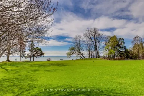 4306 Lakeshore Road Burlington ON L7L 1A8