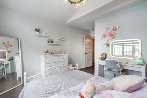 632 Laking Terrace Milton ON L9T 9J4