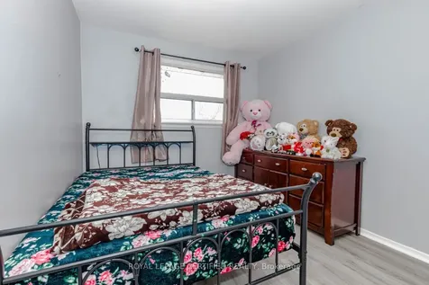7256 Lancaster Avenue S Mississauga ON L4T 2L6