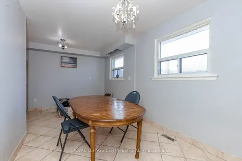 7256 Lancaster Avenue S Mississauga ON L4T 2L6