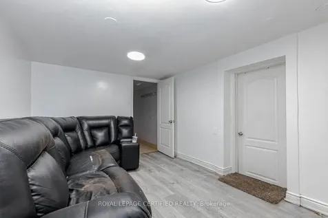 7256 Lancaster Avenue S Mississauga ON L4T 2L6
