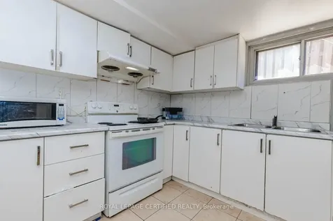 7256 Lancaster Avenue S Mississauga ON L4T 2L6