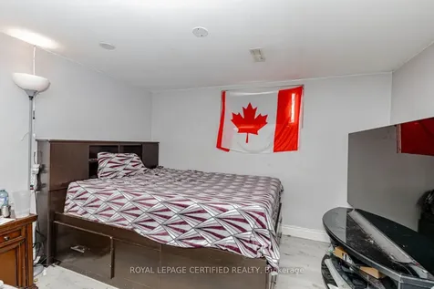 7256 Lancaster Avenue S Mississauga ON L4T 2L6