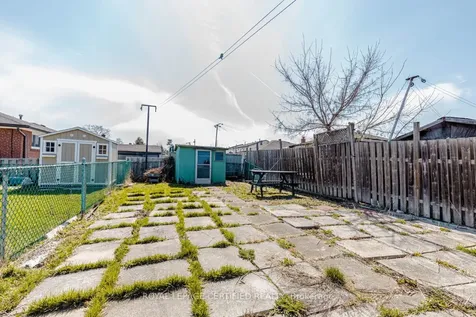 7256 Lancaster Avenue S Mississauga ON L4T 2L6