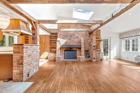 524 Meadow Wood Road Mississauga ON L5J 2S3
