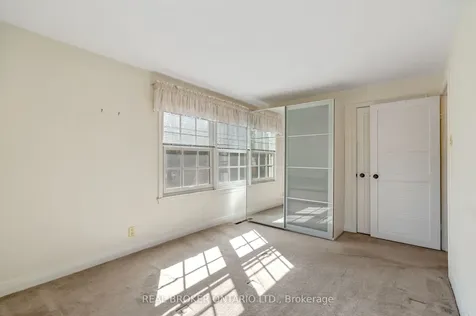 524 Meadow Wood Road Mississauga ON L5J 2S3