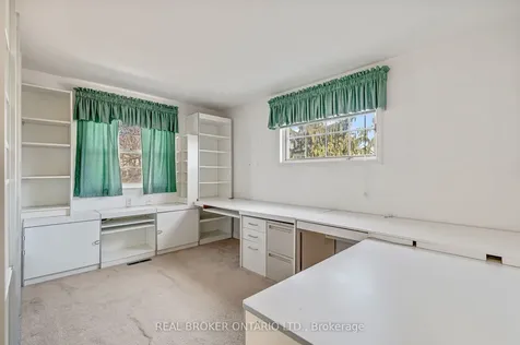 524 Meadow Wood Road Mississauga ON L5J 2S3