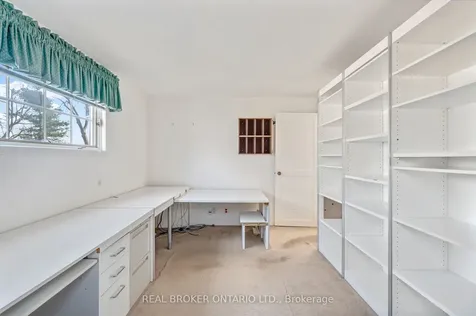 524 Meadow Wood Road Mississauga ON L5J 2S3