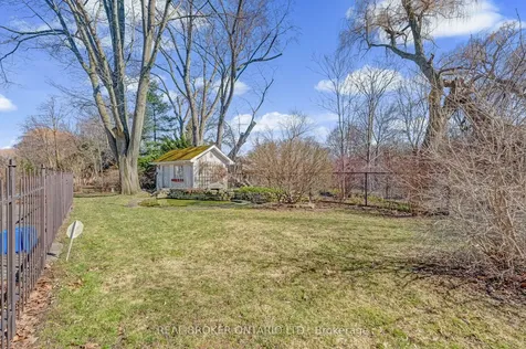 524 Meadow Wood Road Mississauga ON L5J 2S3