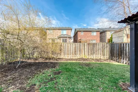 5811 Page Crescent Burlington ON L7L 7N9