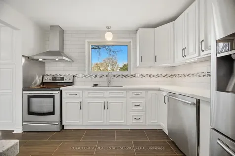 142 Osborne Crescent Oakville ON L6M 1G1
