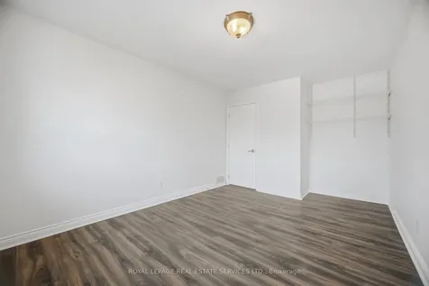 142 Osborne Crescent Oakville ON L6M 1G1
