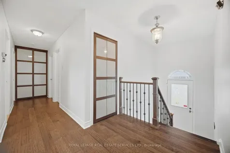 142 Osborne Crescent Oakville ON L6M 1G1