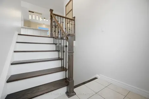 142 Osborne Crescent Oakville ON L6M 1G1