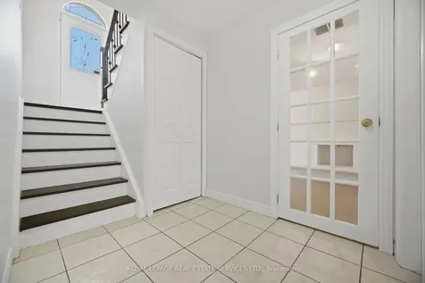 142 Osborne Crescent Oakville ON L6M 1G1