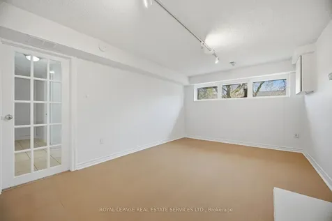 142 Osborne Crescent Oakville ON L6M 1G1