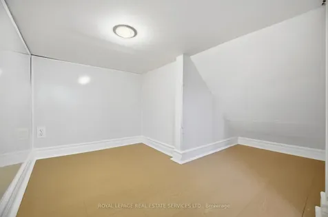 142 Osborne Crescent Oakville ON L6M 1G1