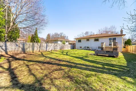 142 Osborne Crescent Oakville ON L6M 1G1