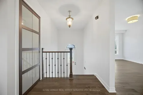 142 Osborne Crescent Oakville ON L6M 1G1