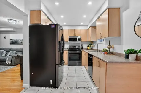 25 Spencer Drive Brampton ON L7A 2A2