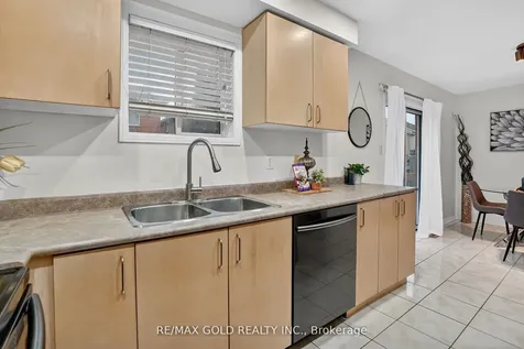 25 Spencer Drive Brampton ON L7A 2A2