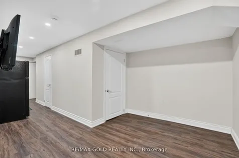 25 Spencer Drive Brampton ON L7A 2A2