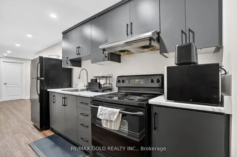 25 Spencer Drive Brampton ON L7A 2A2