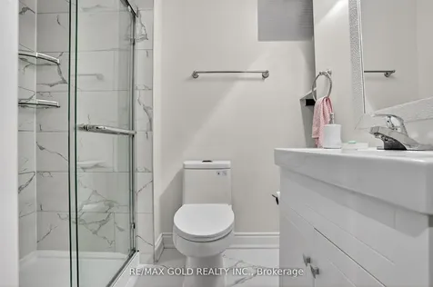 25 Spencer Drive Brampton ON L7A 2A2