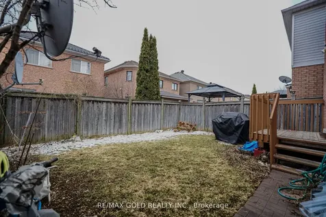 25 Spencer Drive Brampton ON L7A 2A2