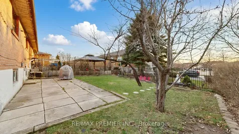 108 Hisey Crescent Toronto ON M3N 1V1