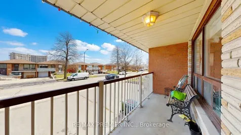 108 Hisey Crescent Toronto ON M3N 1V1
