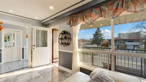 108 Hisey Crescent Toronto ON M3N 1V1