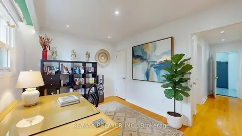 108 Hisey Crescent Toronto ON M3N 1V1