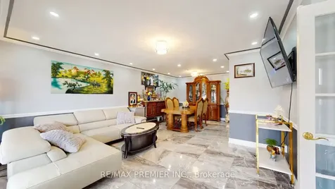 108 Hisey Crescent Toronto ON M3N 1V1