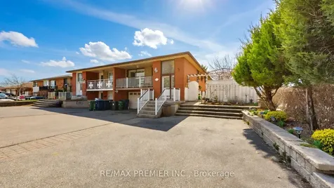 108 Hisey Crescent Toronto ON M3N 1V1