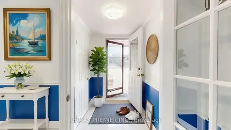 108 Hisey Crescent Toronto ON M3N 1V1