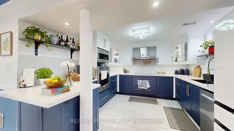 108 Hisey Crescent Toronto ON M3N 1V1