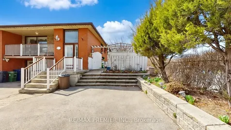 108 Hisey Crescent Toronto ON M3N 1V1