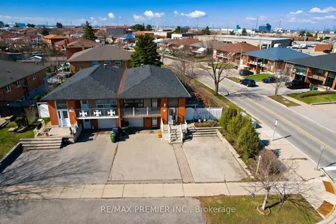 108 Hisey Crescent Toronto ON M3N 1V1
