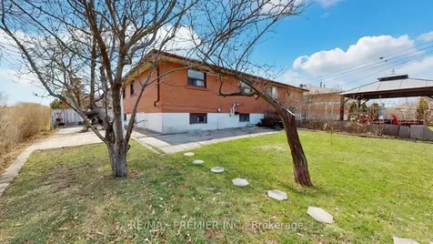 108 Hisey Crescent Toronto ON M3N 1V1