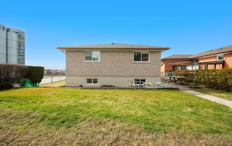 3 Mayberry Road Toronto ON M3N 2A5