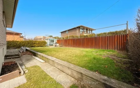 3 Mayberry Road Toronto ON M3N 2A5