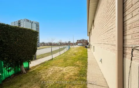 3 Mayberry Road Toronto ON M3N 2A5