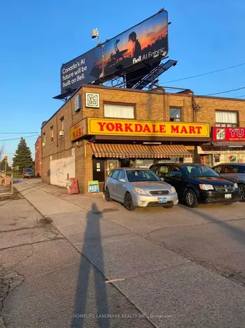 3261 Dufferin Street Toronto ON M6A 2T2