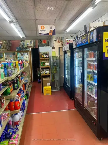 3261 Dufferin Street Toronto ON M6A 2T2