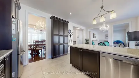 93 Royal West Drive Brampton ON L6X 0V8