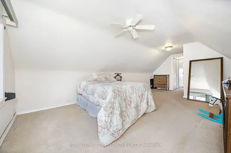 68 Parkchester Road Toronto ON M6M 2S3