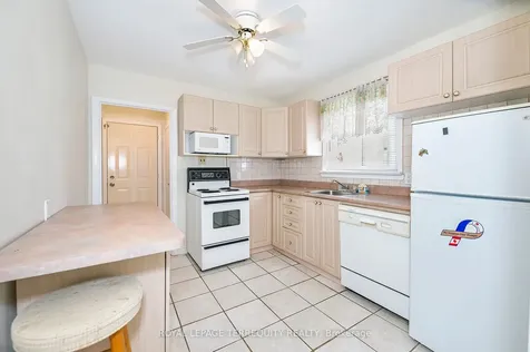 68 Parkchester Road Toronto ON M6M 2S3