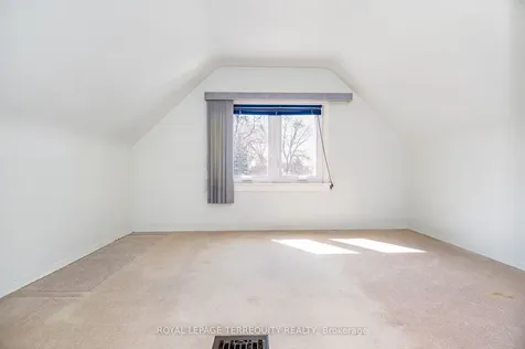68 Parkchester Road Toronto ON M6M 2S3