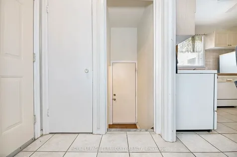 68 Parkchester Road Toronto ON M6M 2S3